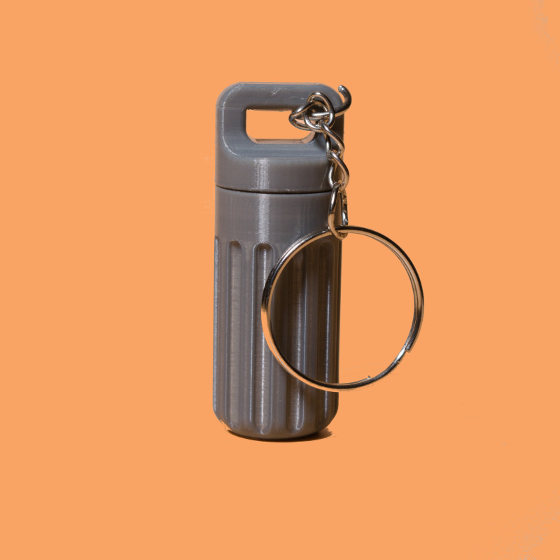 Discreet Keychain Pill Holder with Secure Screw Lid – Hidden Storage Capsule